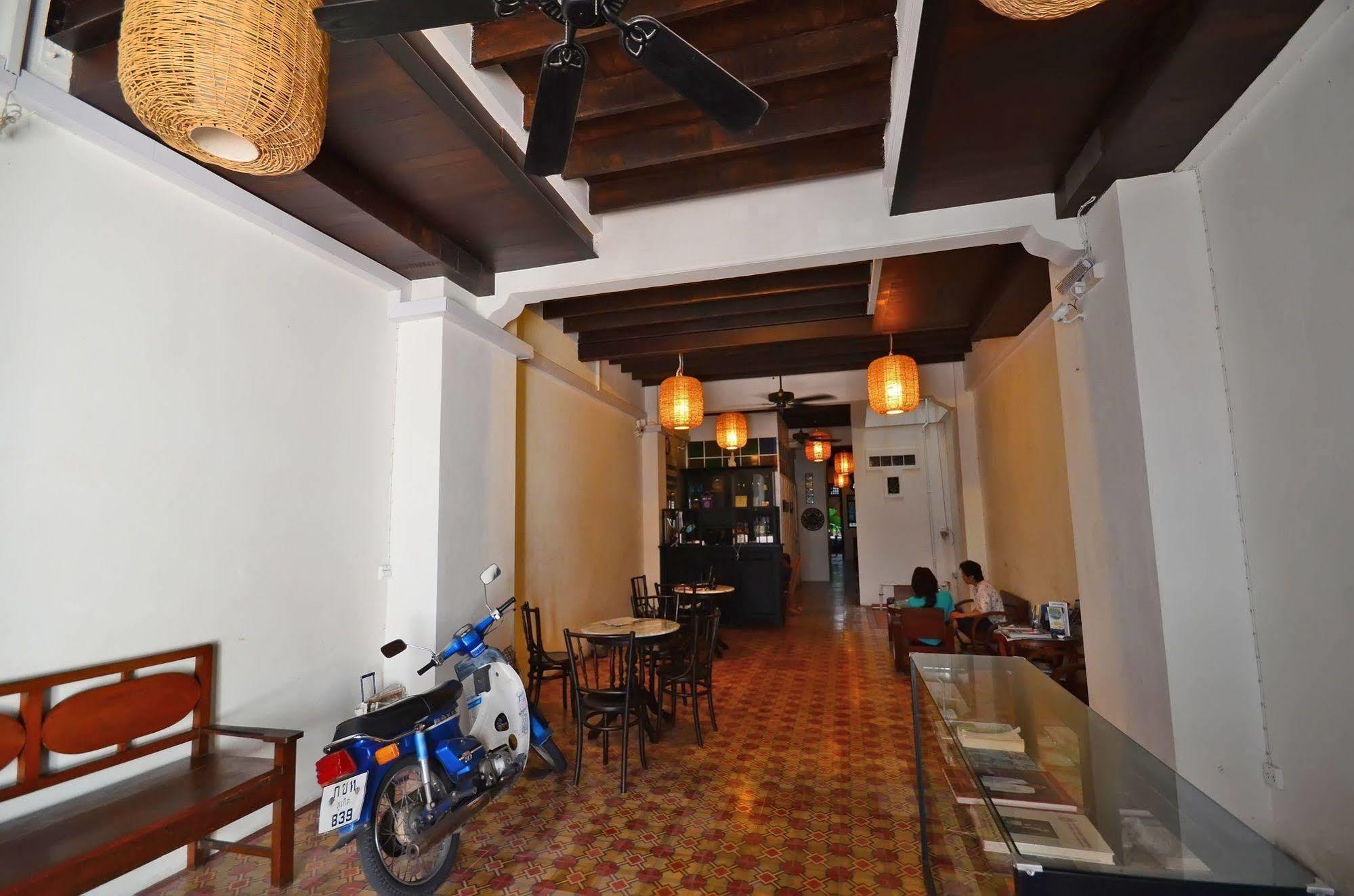 99 Oldtown Boutique Guesthouse Sha Extra Plus Phuket Exteriér fotografie