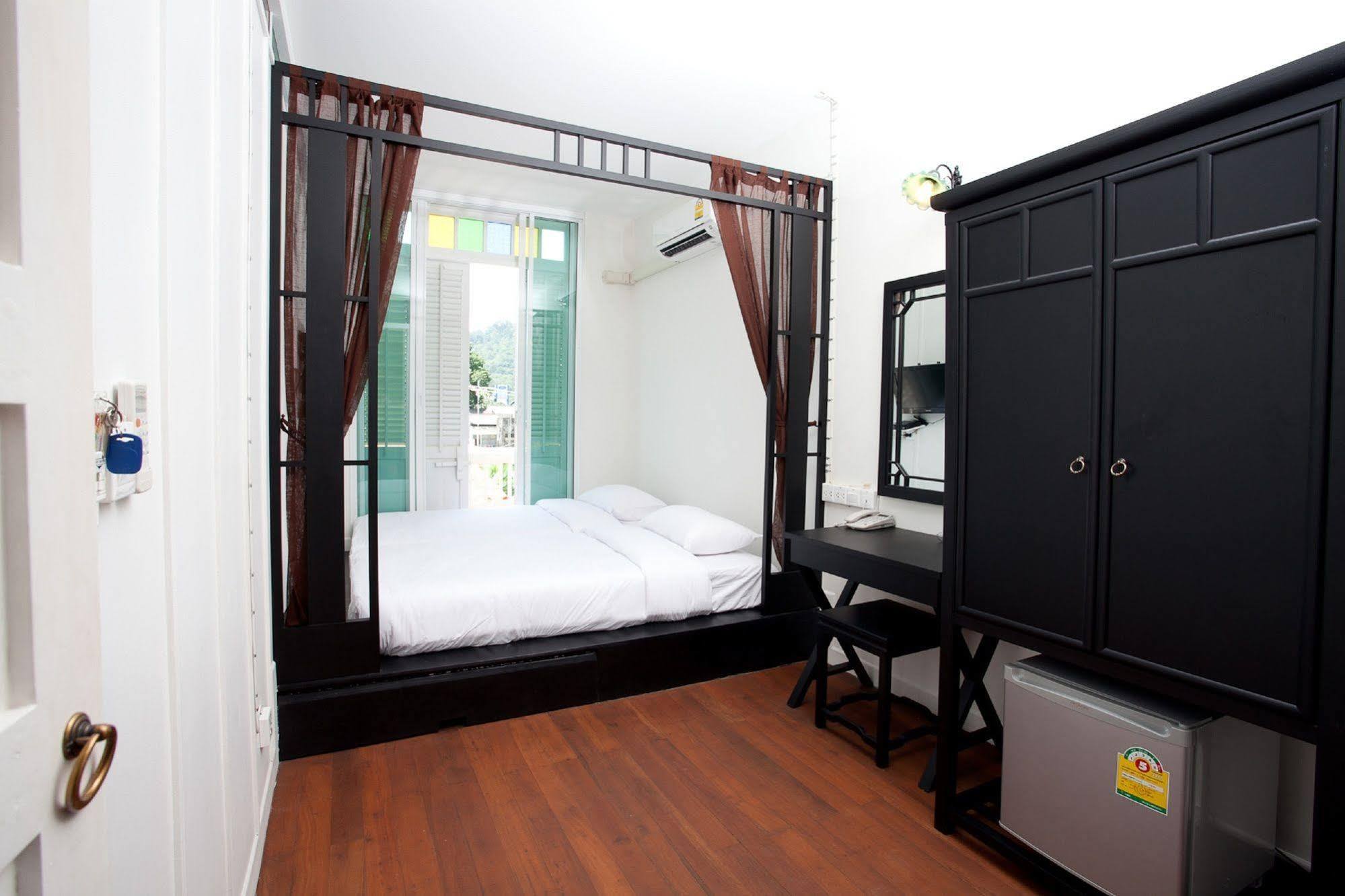 99 Oldtown Boutique Guesthouse Sha Extra Plus Phuket Exteriér fotografie