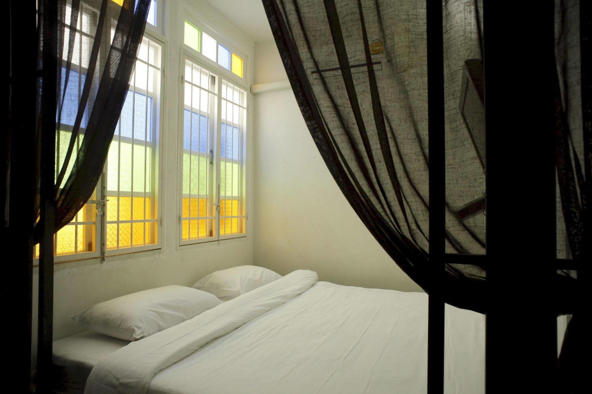 99 Oldtown Boutique Guesthouse Sha Extra Plus Phuket Exteriér fotografie