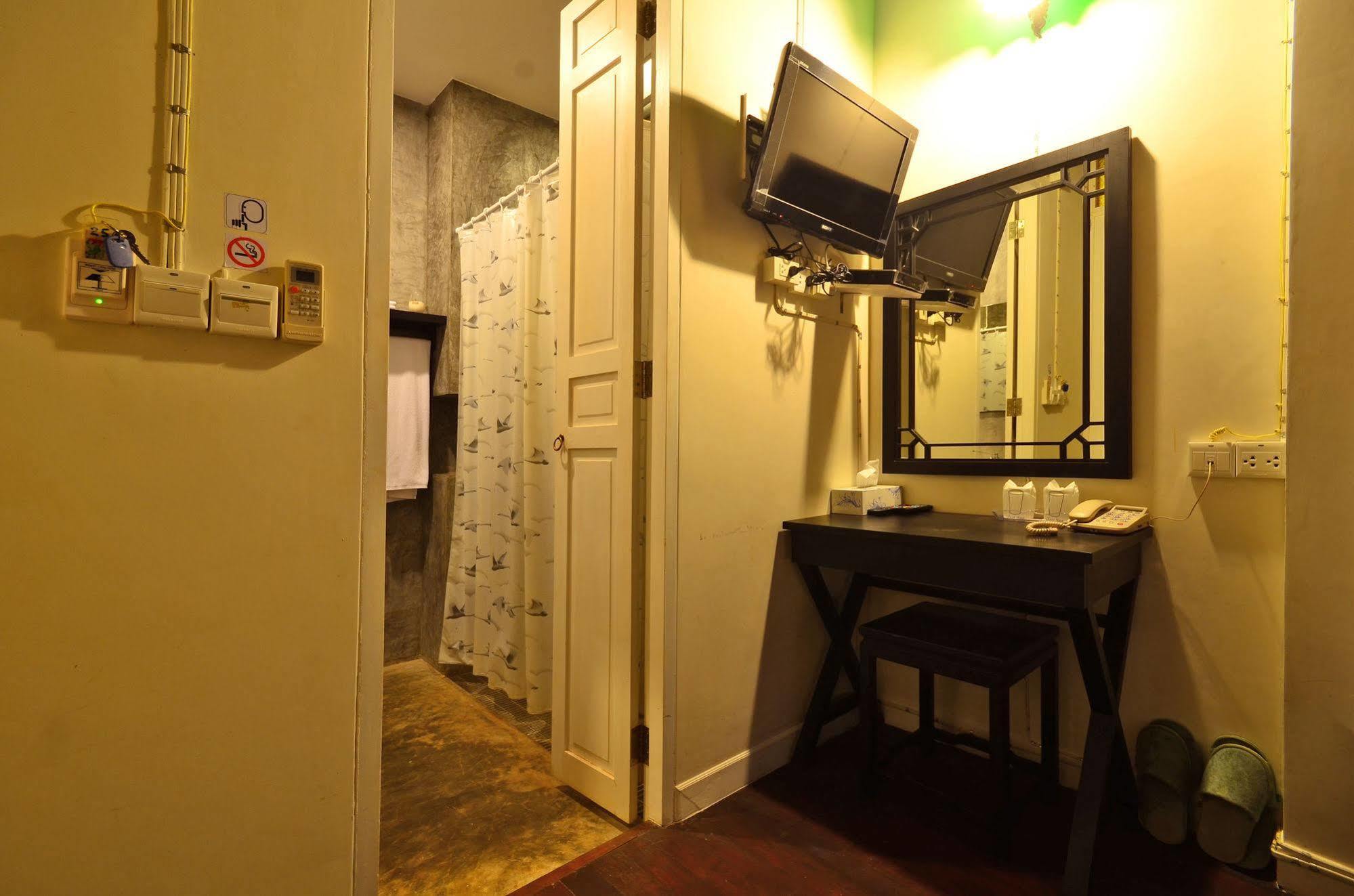 99 Oldtown Boutique Guesthouse Sha Extra Plus Phuket Exteriér fotografie
