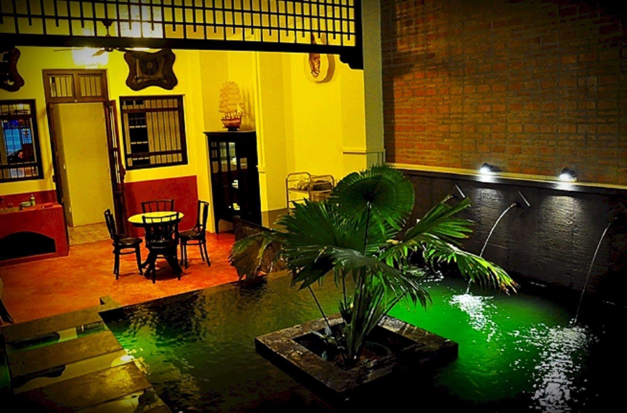 99 Oldtown Boutique Guesthouse Sha Extra Plus Phuket Exteriér fotografie