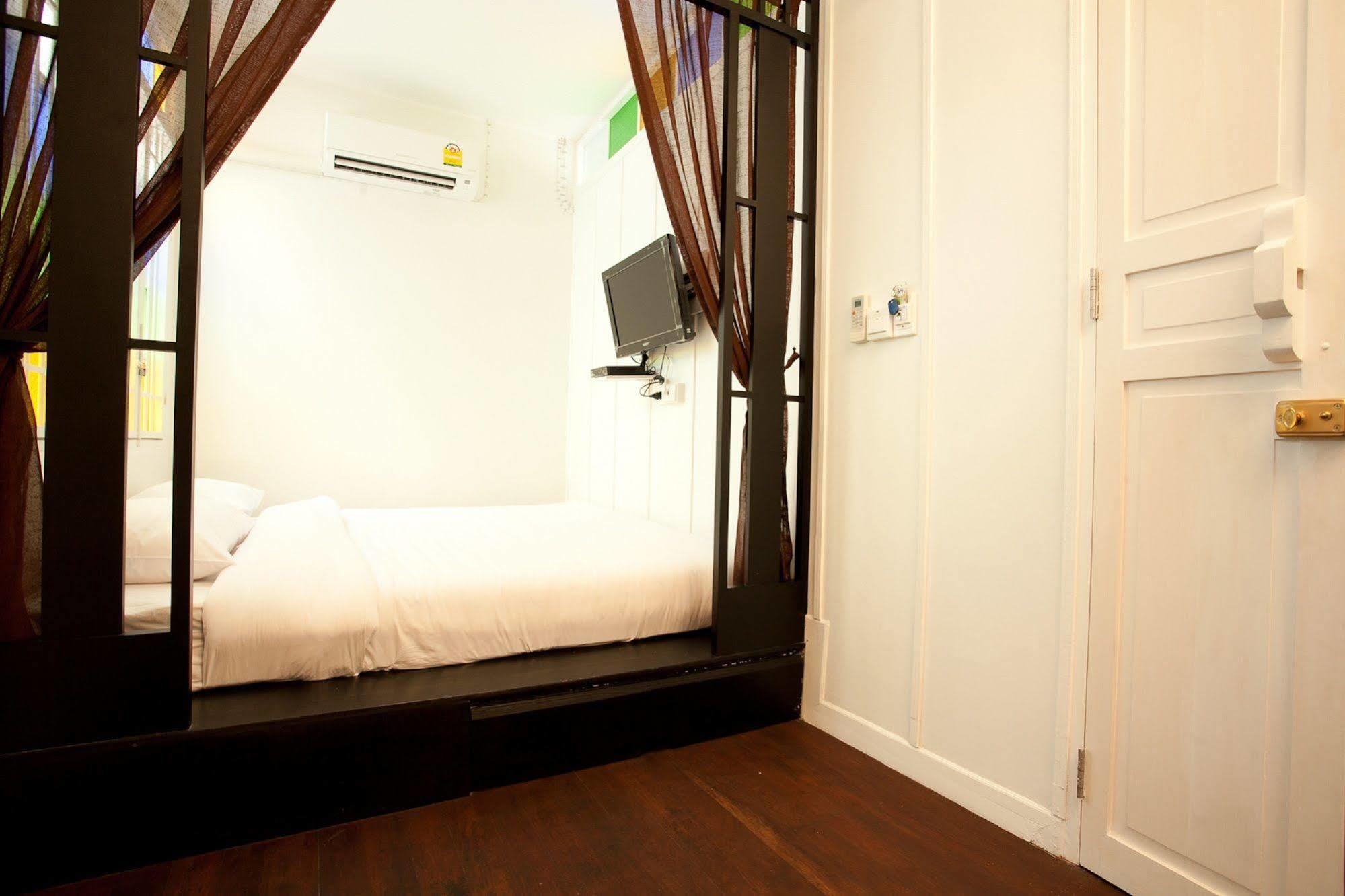 99 Oldtown Boutique Guesthouse Sha Extra Plus Phuket Exteriér fotografie