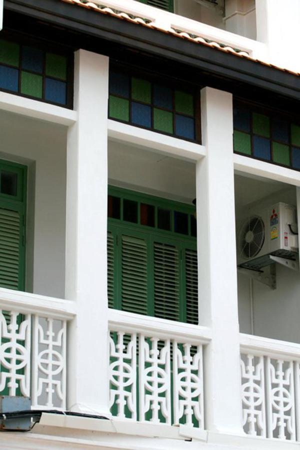 99 Oldtown Boutique Guesthouse Sha Extra Plus Phuket Pokoj fotografie